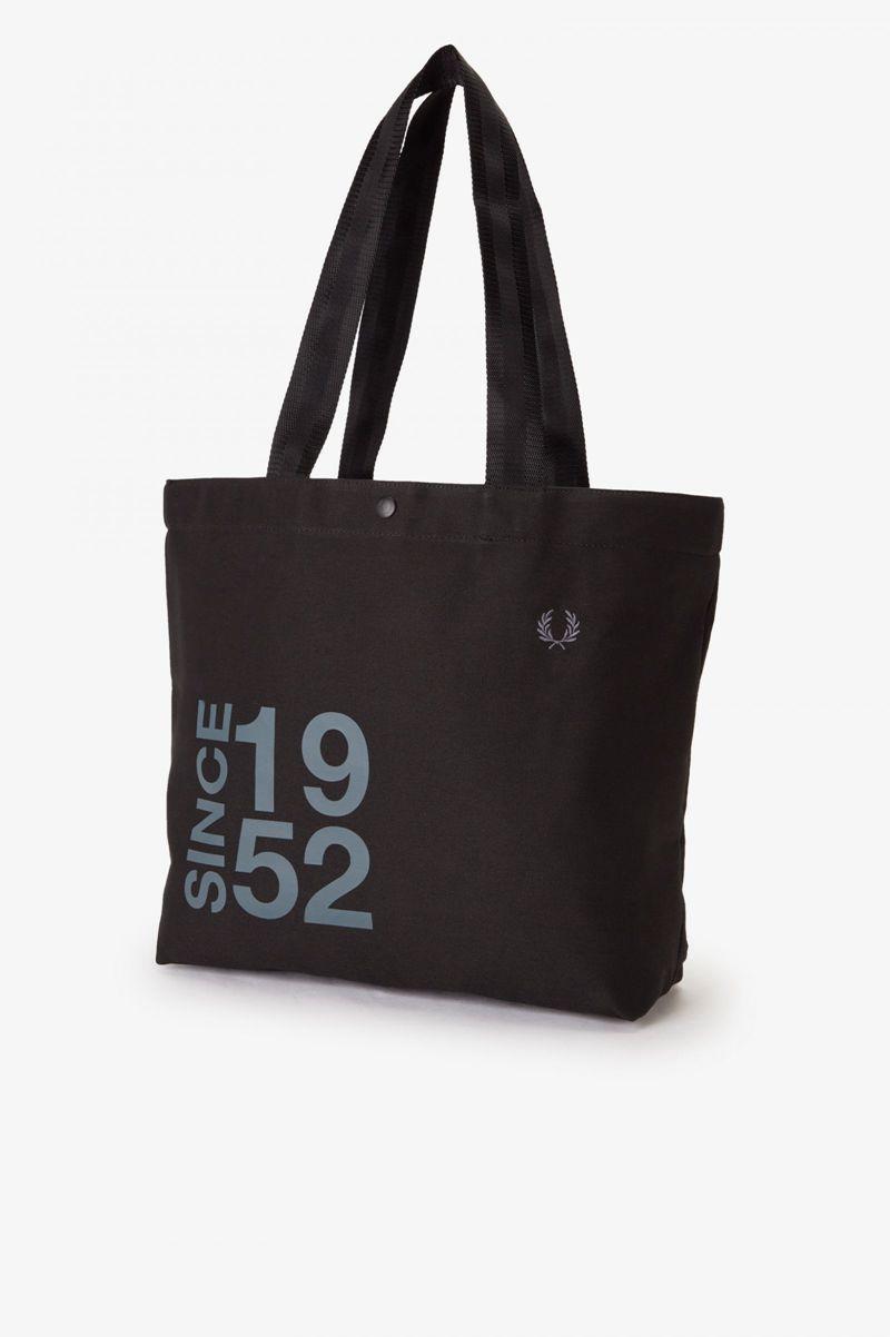 Black Fred Perry 1952 Graphic Tote Men's Bags | PH 1026RVDW